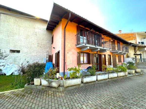 casa semindipendente in vendita a Giaveno in zona Sala