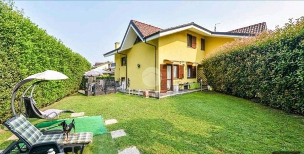 casa indipendente in vendita a Giaveno in zona Villa