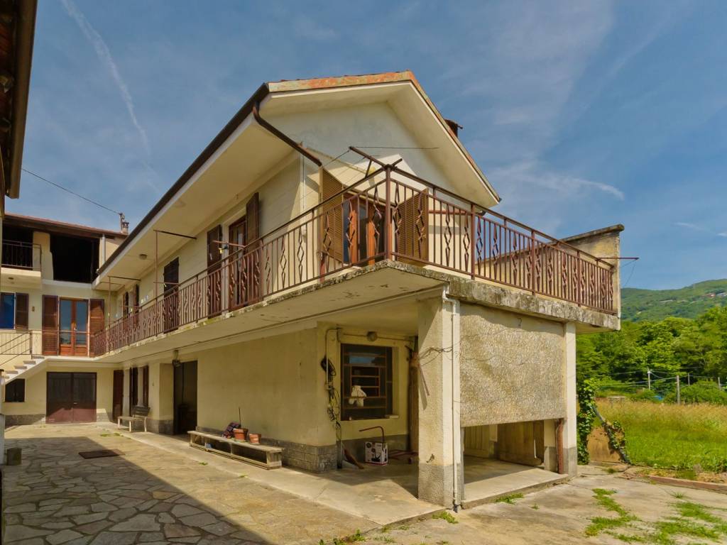 casa indipendente in vendita a Giaveno