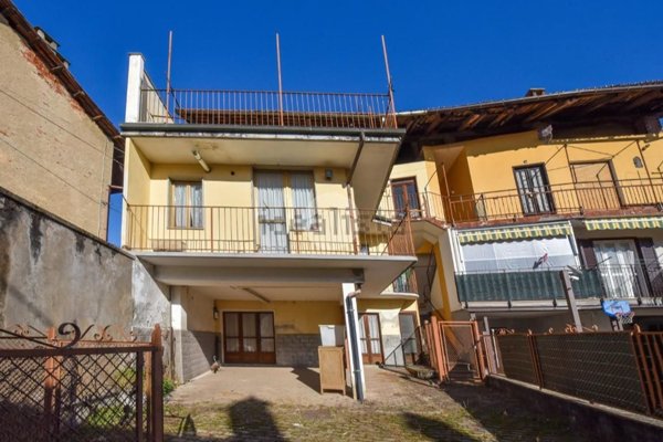 casa semindipendente in vendita a Giaveno in zona Buffa