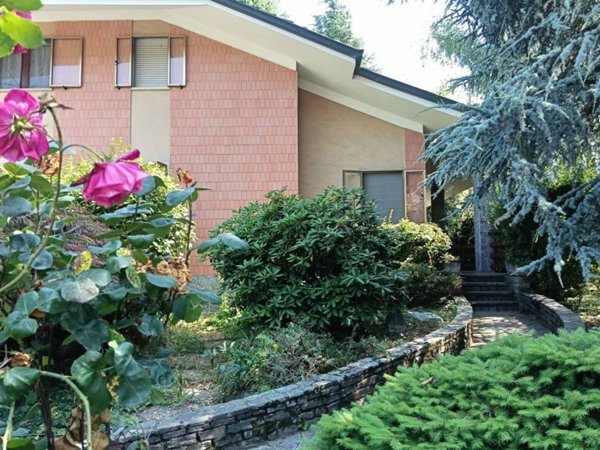 casa indipendente in vendita a Giaveno in zona Villa