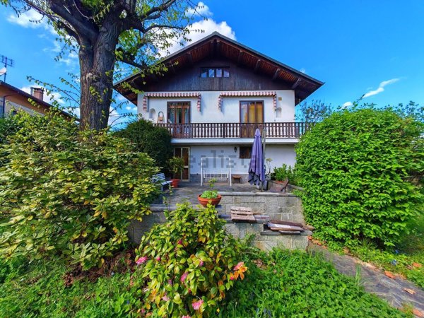 casa indipendente in vendita a Giaveno in zona Villa