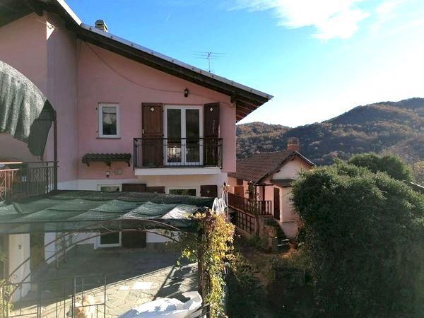 casa indipendente in vendita a Giaveno in zona Villa