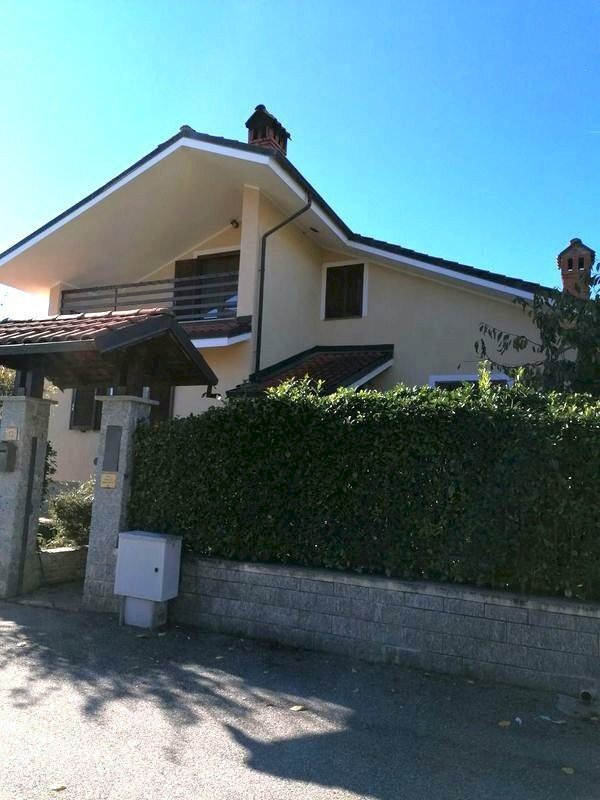 casa indipendente in vendita a Giaveno in zona Villa