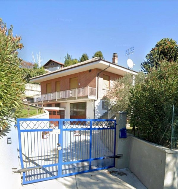 casa indipendente in vendita a Giaveno