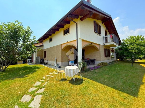 casa indipendente in vendita a Giaveno in zona Villa