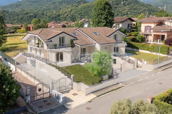 casa indipendente in vendita a Giaveno in zona Buffa