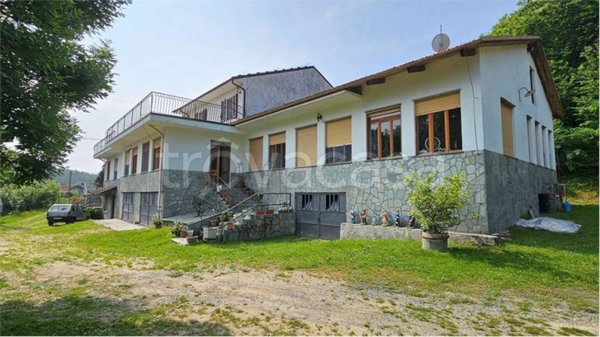 casa indipendente in vendita a Giaveno in zona Sala