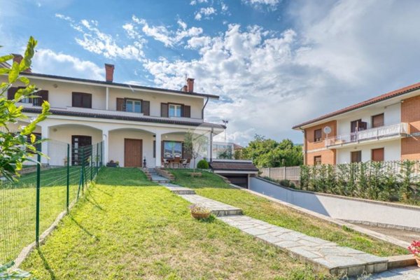 casa indipendente in vendita a Giaveno in zona Villa