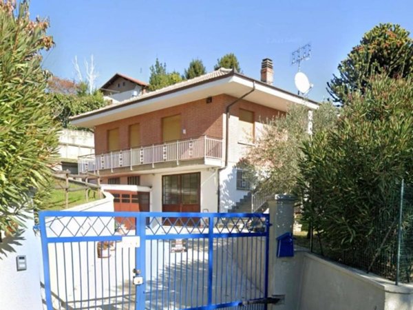 casa indipendente in vendita a Giaveno in zona Villa