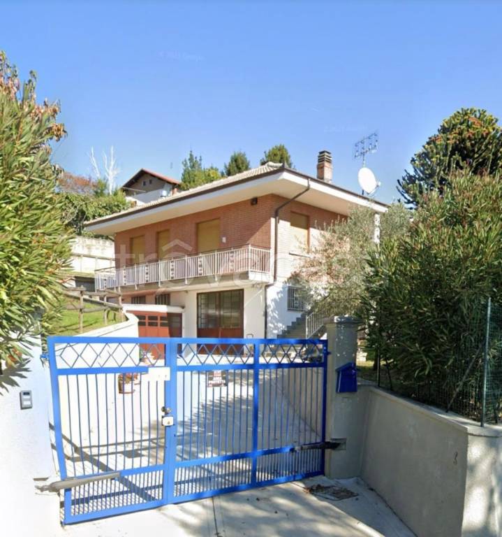 casa indipendente in vendita a Giaveno in zona Villa