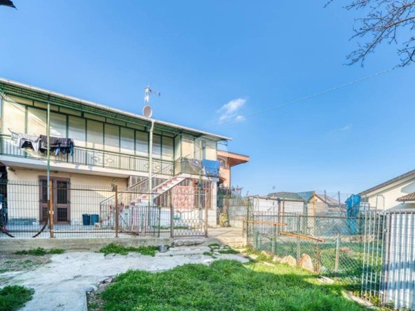 casa indipendente in vendita a Giaveno in zona Buffa