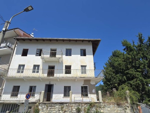 appartamento in vendita a Giaveno in zona Selvaggio