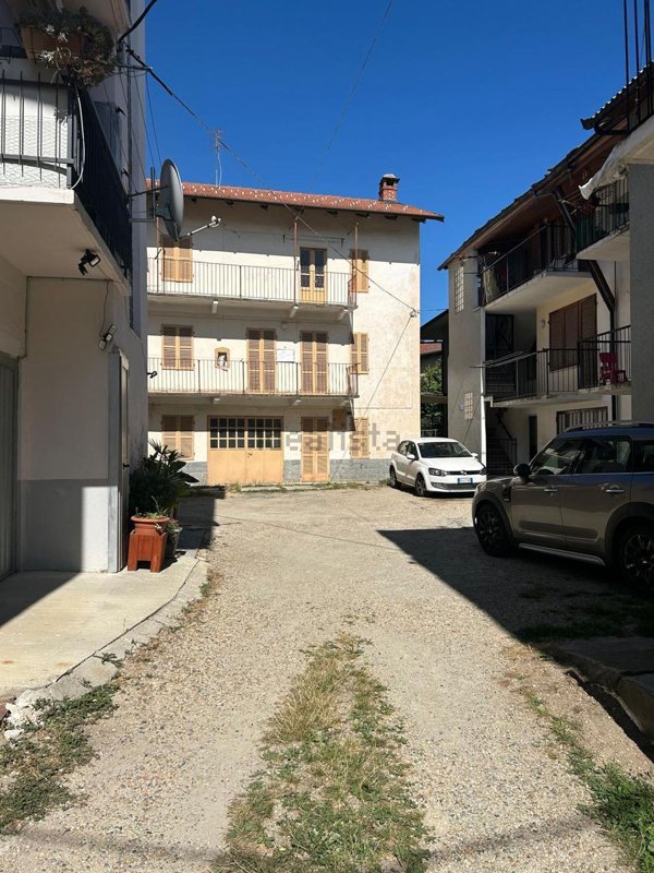 appartamento in vendita a Giaveno in zona Selvaggio