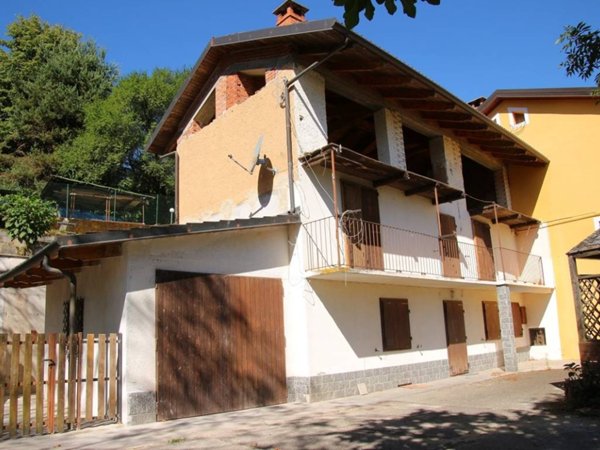 casa indipendente in vendita a Giaveno