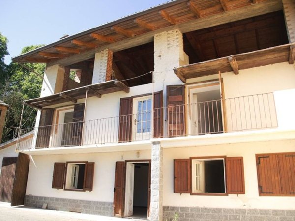 casa indipendente in vendita a Giaveno