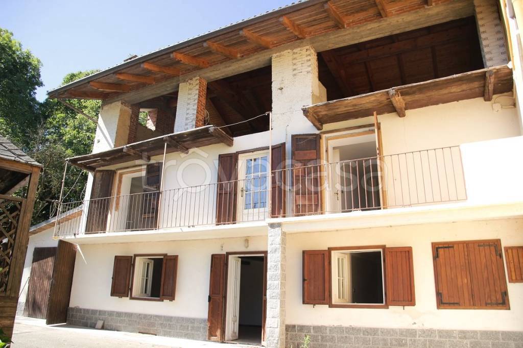 casa indipendente in vendita a Giaveno
