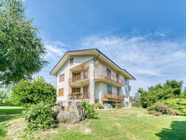 casa indipendente in vendita a Giaveno in zona Villa