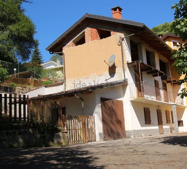 casa semindipendente in vendita a Giaveno