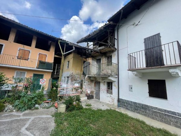 casa indipendente in vendita a Giaveno