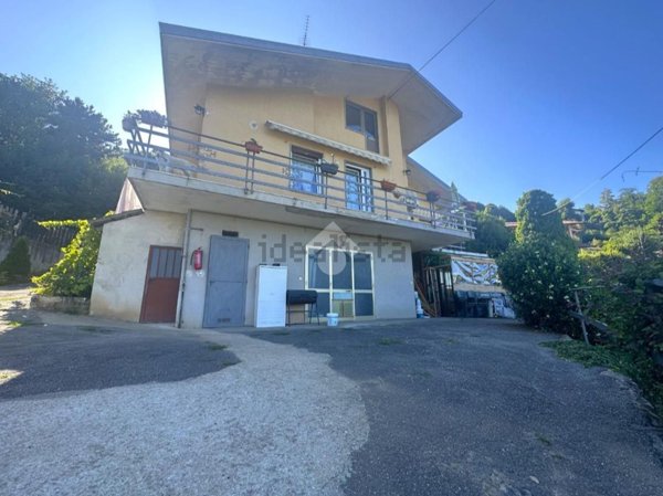 casa indipendente in vendita a Giaveno in zona Villa