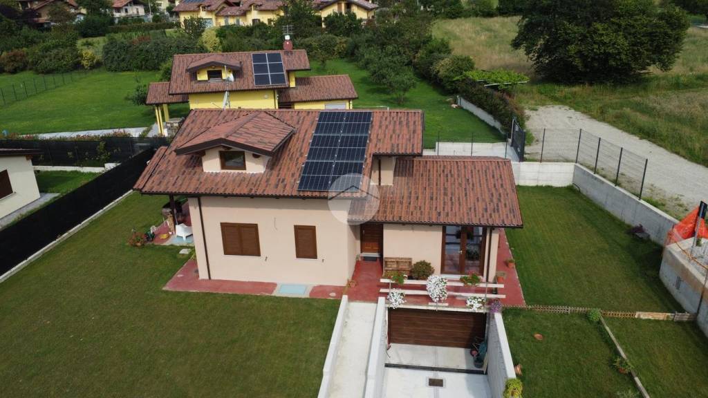 casa indipendente in vendita a Giaveno in zona Villa