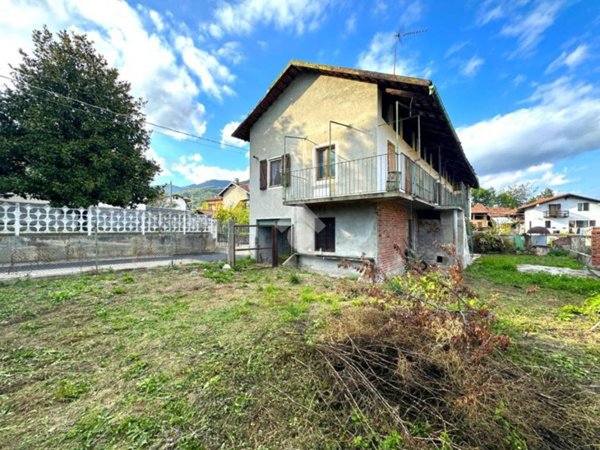 casa indipendente in vendita a Giaveno