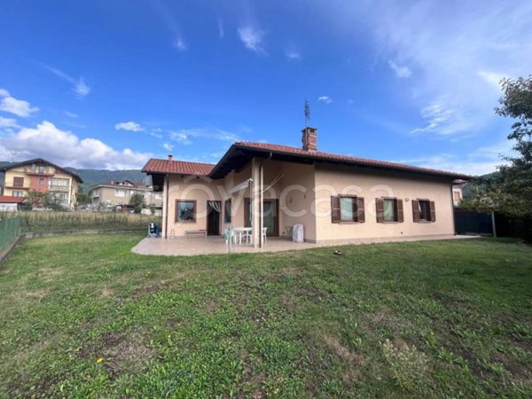 casa indipendente in vendita a Giaveno in zona Villa