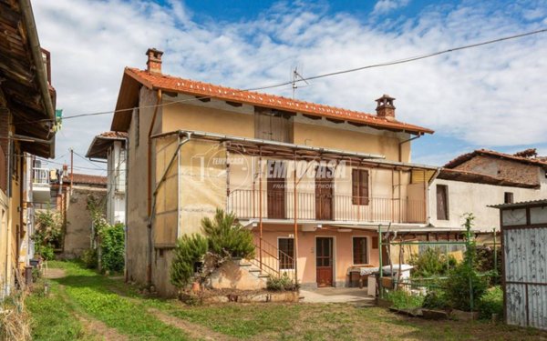 casa indipendente in vendita a Giaveno in zona Ruata Sangone