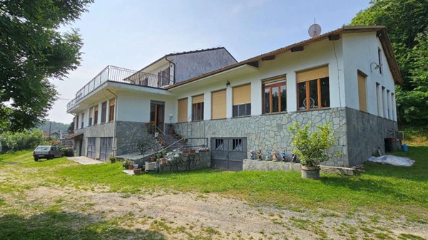 casa indipendente in vendita a Giaveno in zona Sala