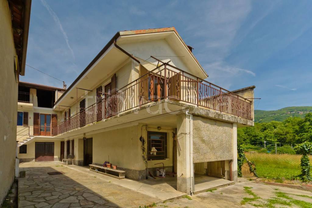casa indipendente in vendita a Giaveno