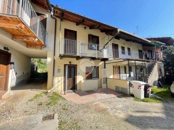 casa semindipendente in vendita a Giaveno in zona Sala