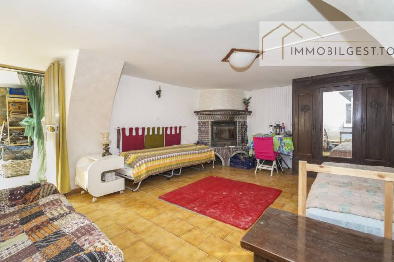 casa indipendente in vendita a Giaveno in zona Chiarmetta