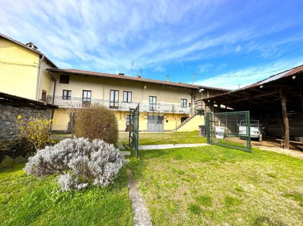 casa indipendente in vendita a Giaveno