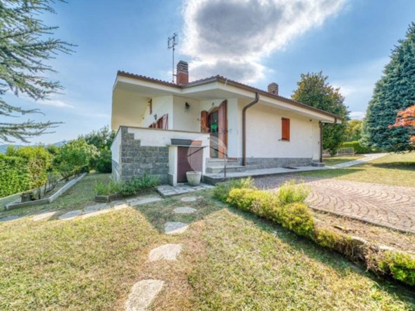 casa indipendente in vendita a Giaveno in zona Villa