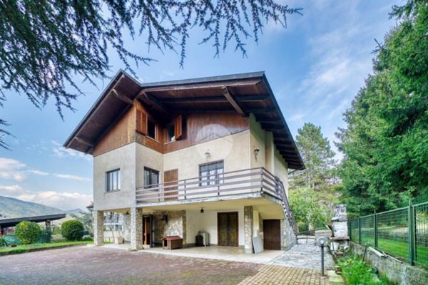 casa indipendente in vendita a Giaveno in zona Villa