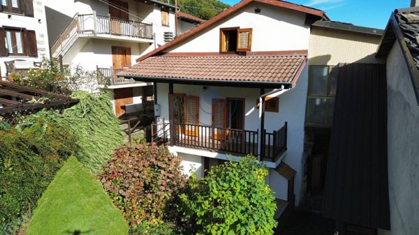 casa indipendente in vendita a Giaveno in zona Maddalena
