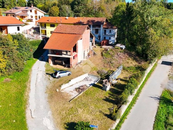 casa indipendente in vendita a Giaveno