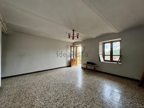casale in vendita a Giaveno in zona Maddalena