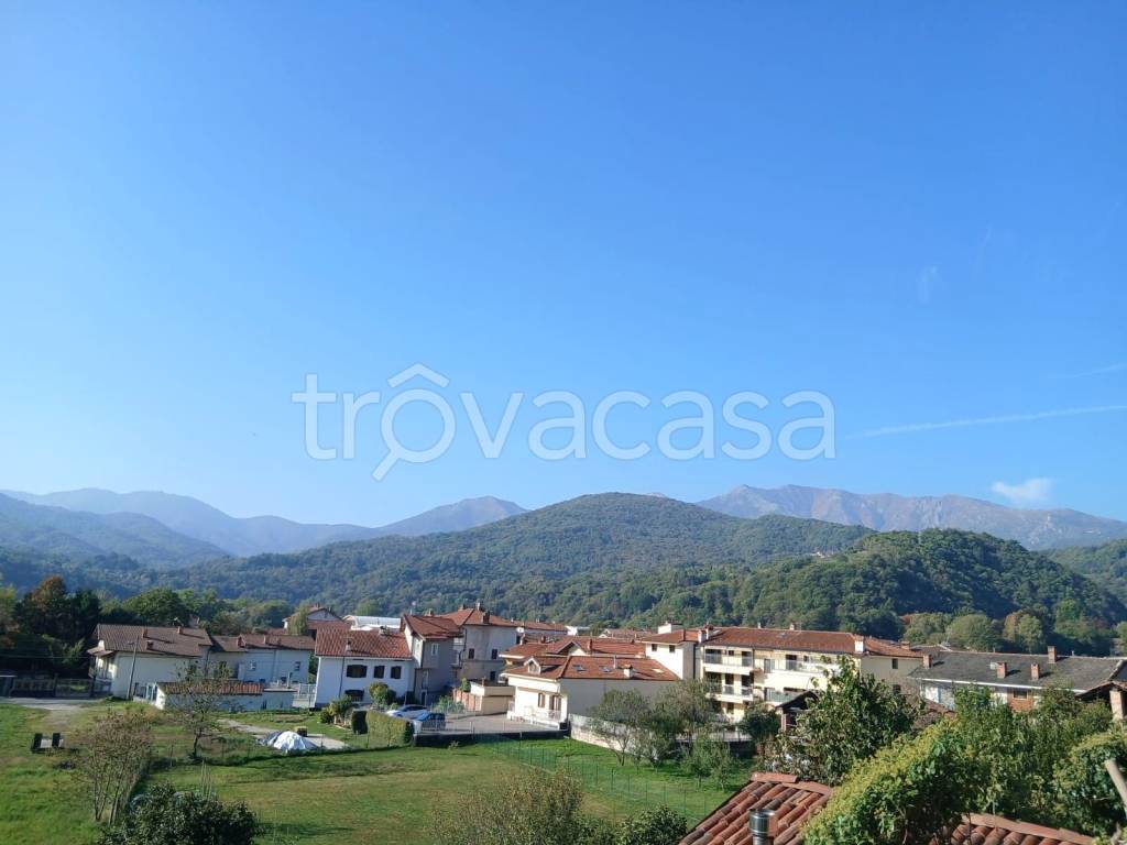 appartamento in vendita a Giaveno in zona Ruata Sangone