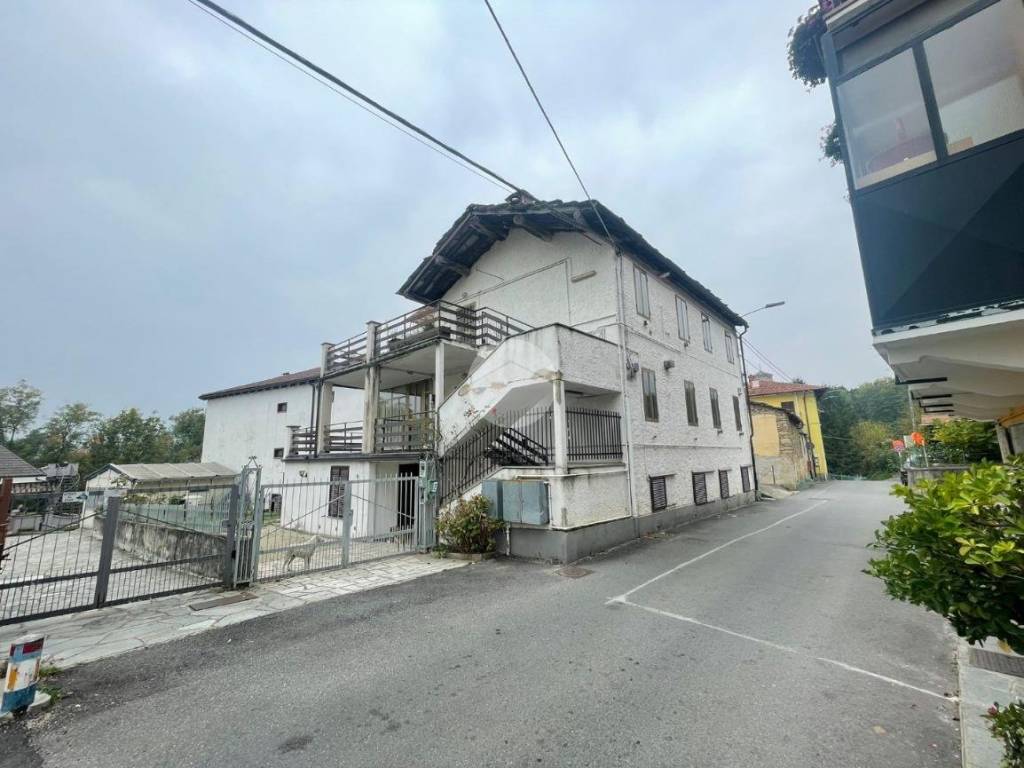 casa indipendente in vendita a Giaveno in zona Selvaggio