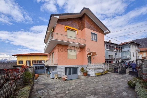 casa indipendente in vendita a Giaveno in zona Selvaggio