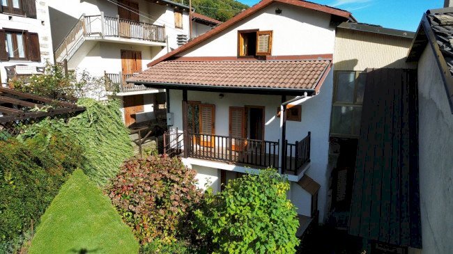 casa indipendente in vendita a Giaveno