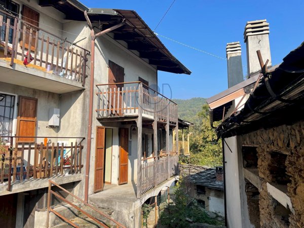 casa indipendente in vendita a Giaveno in zona Maddalena
