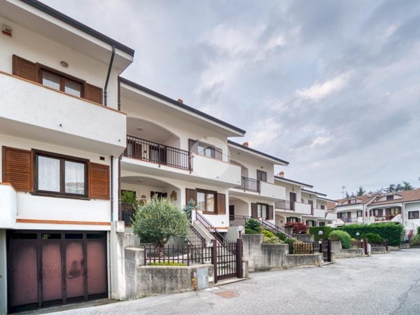 casa indipendente in vendita a Giaveno in zona Villa