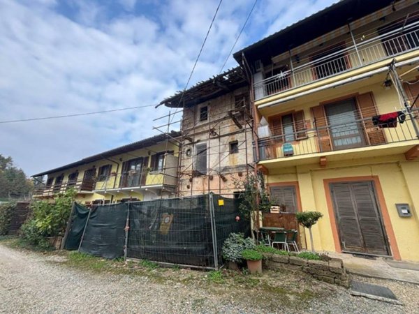 casa indipendente in vendita a Giaveno in zona Colpastore