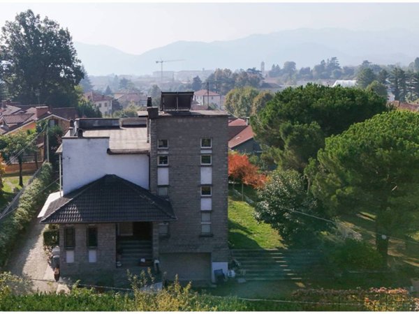 casa indipendente in vendita a Giaveno in zona Villa