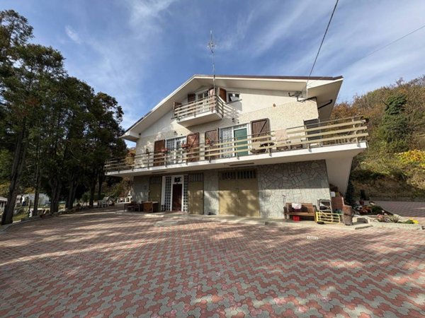 casa indipendente in vendita a Giaveno in zona Villa