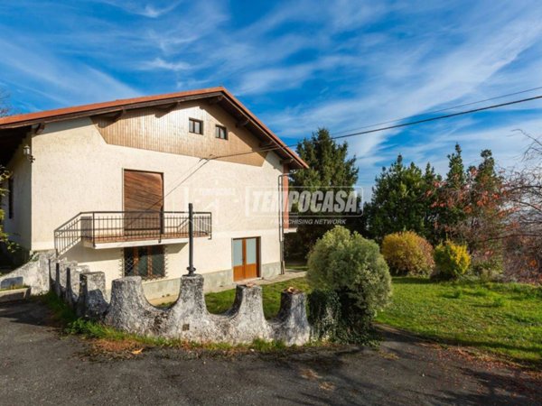casa indipendente in vendita a Giaveno in zona Villa