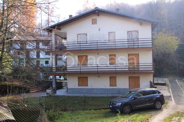 casa indipendente in vendita a Giaveno in zona Villa